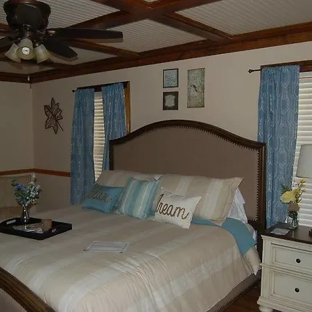 Serenity Pointe Bed And Breakfast-3